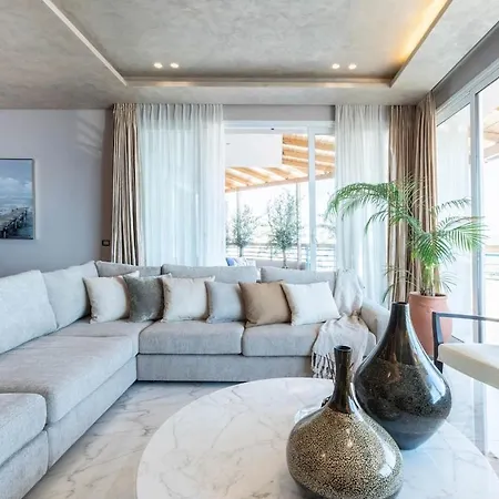 The View Luxury Penthouse * Sarandë